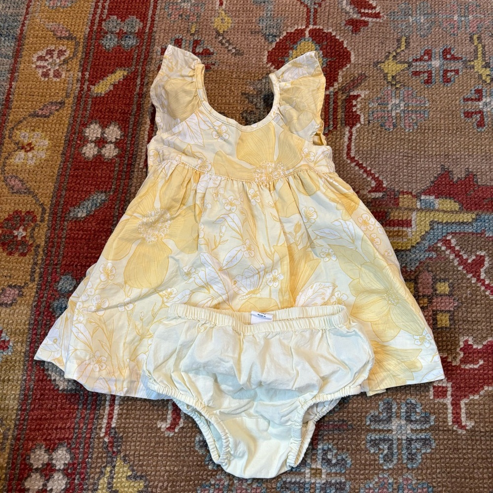 Gap baby girl dress and bloomer set